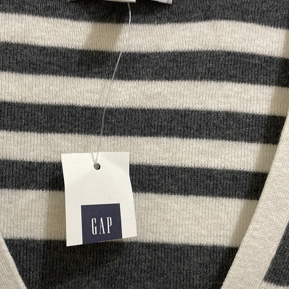 Gap v neck striped sweater (sz l) - Picture 4 of 12